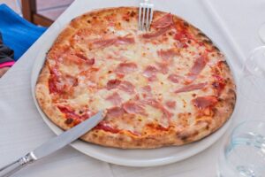 Ricetta pizza al prosciutto